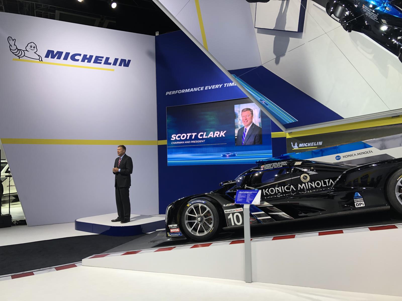 Naias_1.jpg