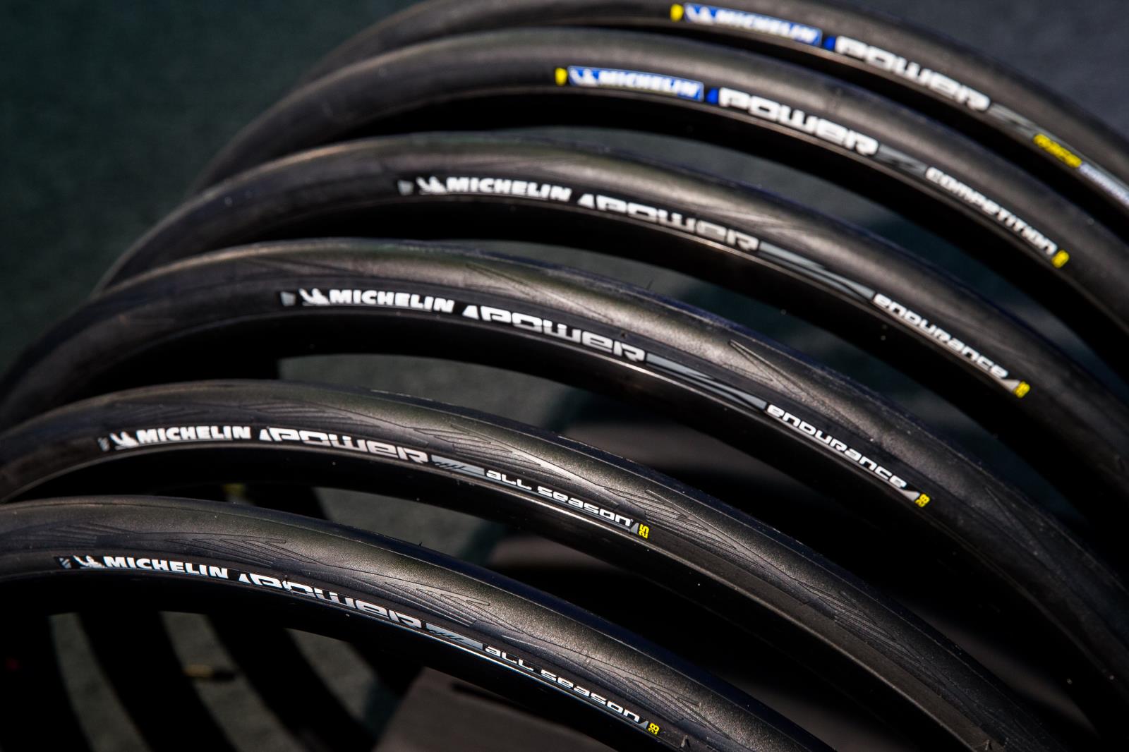 ______albums_PRESS_02_PNEUS_TYRES_2ROUES_2WHEELS_MICHELIN_POWER_PHOTOS_TIRES_DETAILS_Michelin_Power_32.jpg